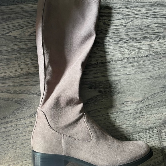 Donald J. Pliner Shoes - Donald pliner knee high boots! NIB!!!